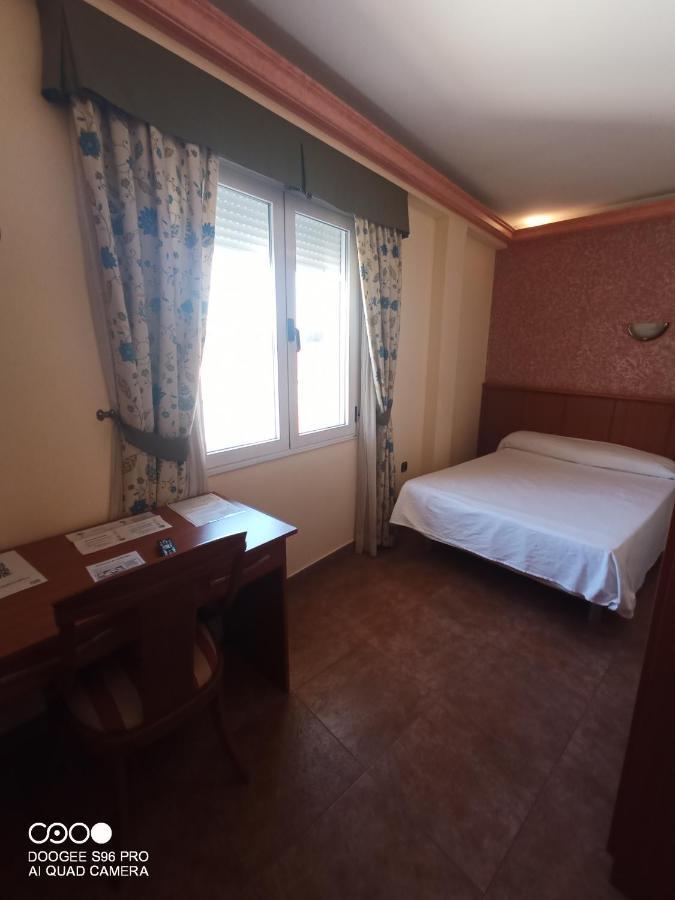 Hotel Real De Castilla Tordesillas Exterior photo