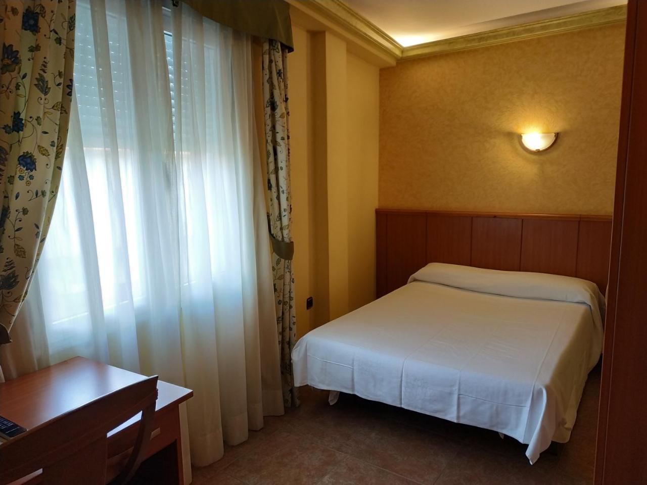 Hotel Real De Castilla Tordesillas Exterior photo