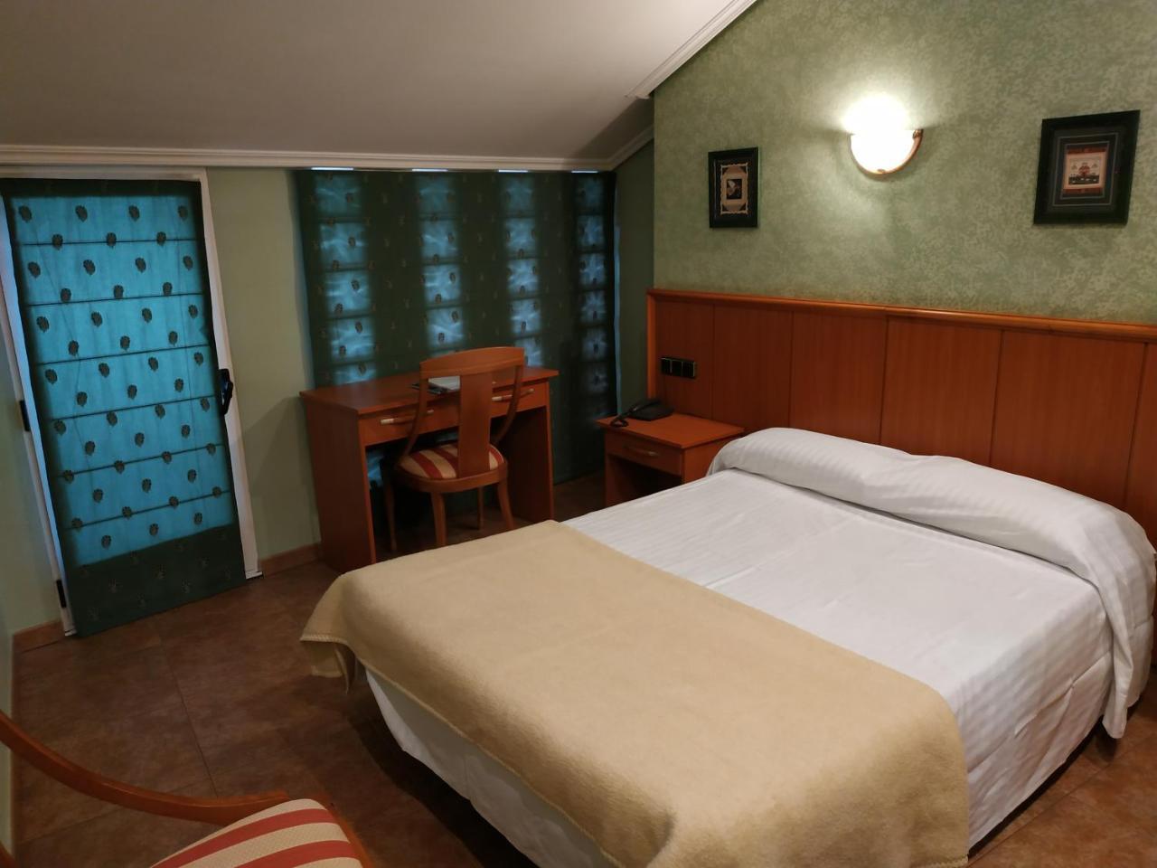 Hotel Real De Castilla Tordesillas Exterior photo