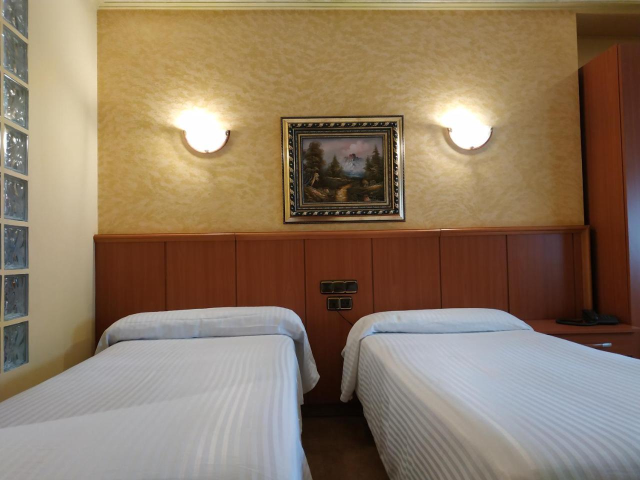 Hotel Real De Castilla Tordesillas Exterior photo