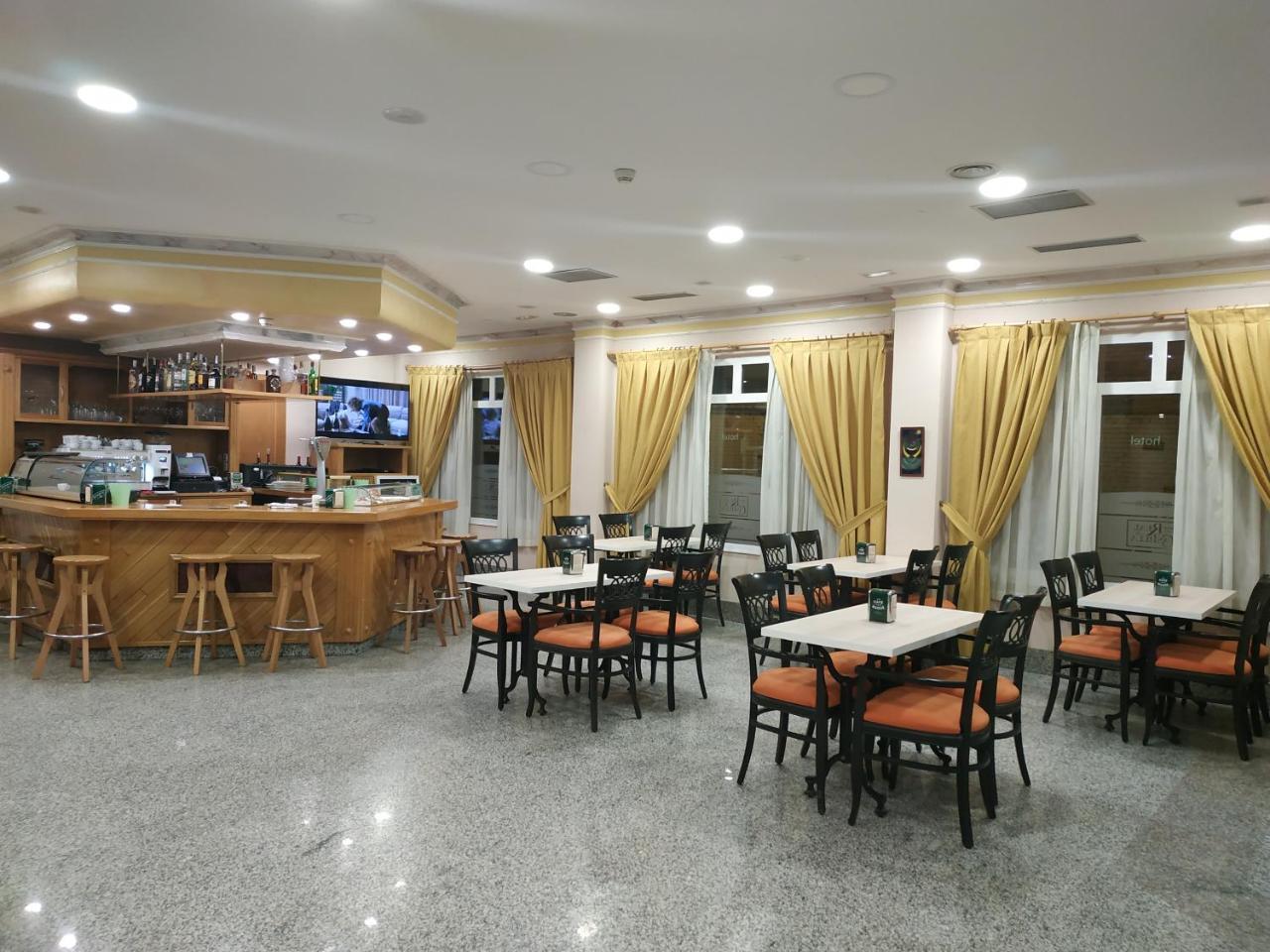 Hotel Real De Castilla Tordesillas Exterior photo